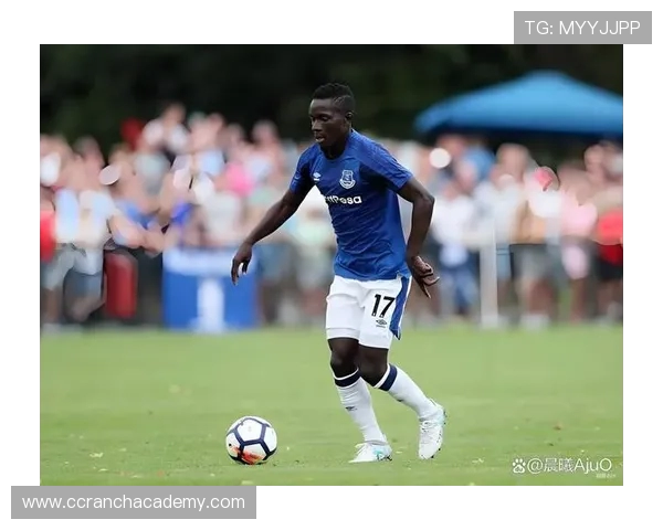 【英超】曼联尴尬!埃弗顿内讧罚下1人后世界波致胜